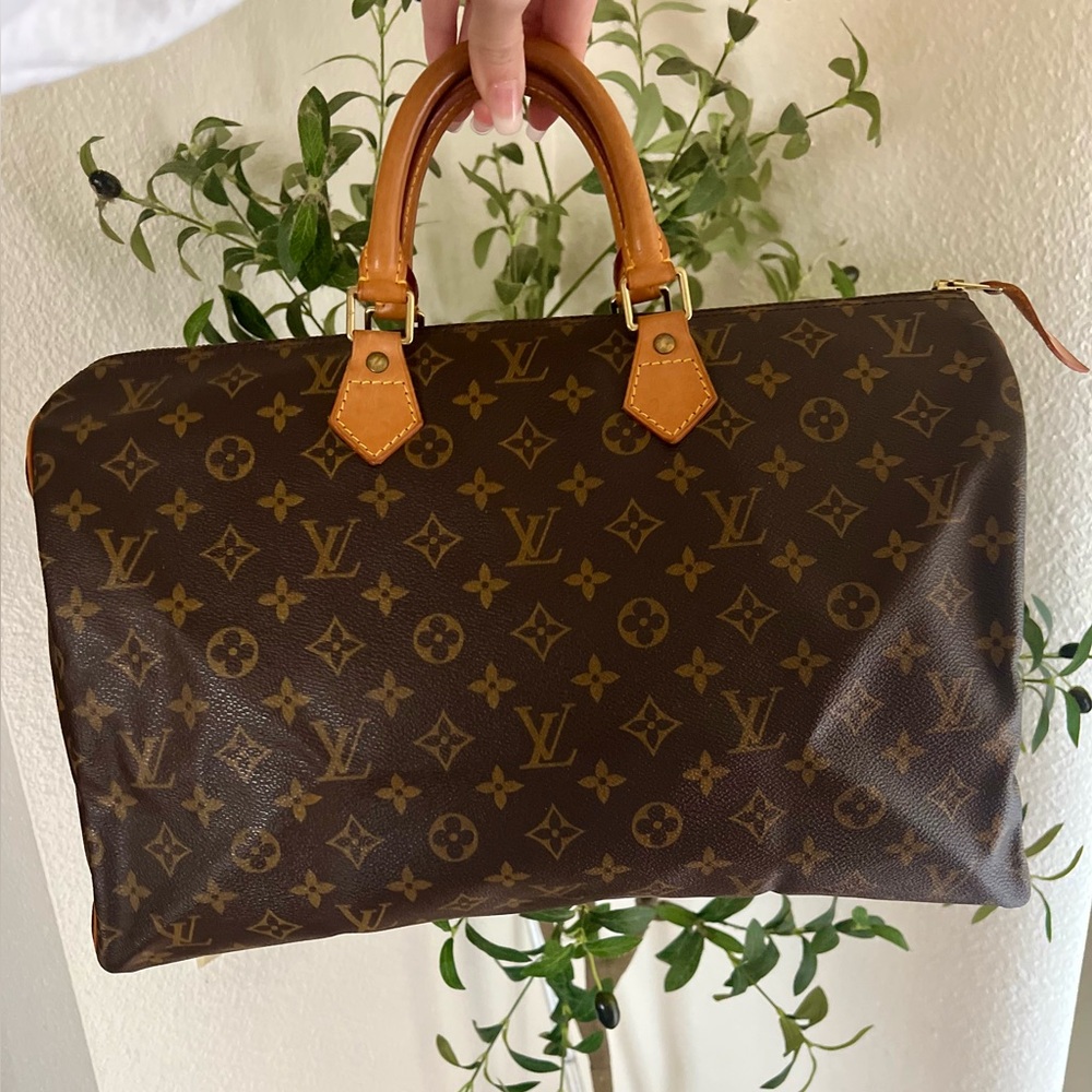 Louis Vuitton Monogram Speedy 40